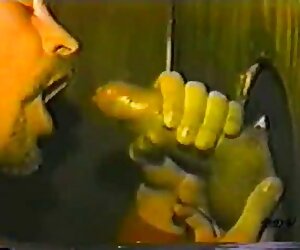 Sandalyede azeri mobil porno kız