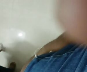 Sarışın göğüsleri azeri kizlarin pornosu gösterir ve mastürbasyon