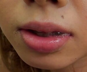 Kız KKatt eğlenmek için hazır olur www azeri porno