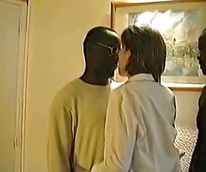 Kulübede bir kız için kız azeri masaj porno ağız