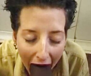 Allie güzel azeri erotik vücudu kapalı gösterir